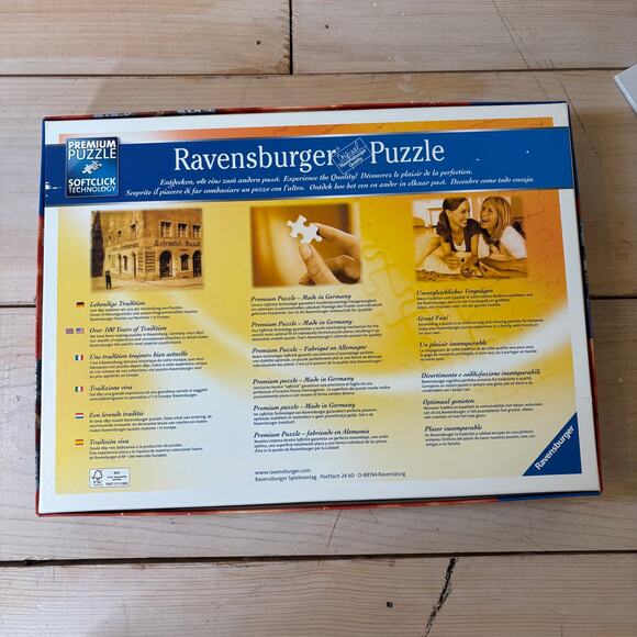 Ravensburger EUC NYC Christmas 1000 Piece Puzzle Ltd. Edition Rockefeller Center - Picture 3 of 3